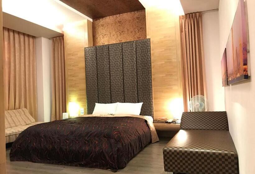 اتاق لوکس چهار تخته, Hiye Fashion Motel