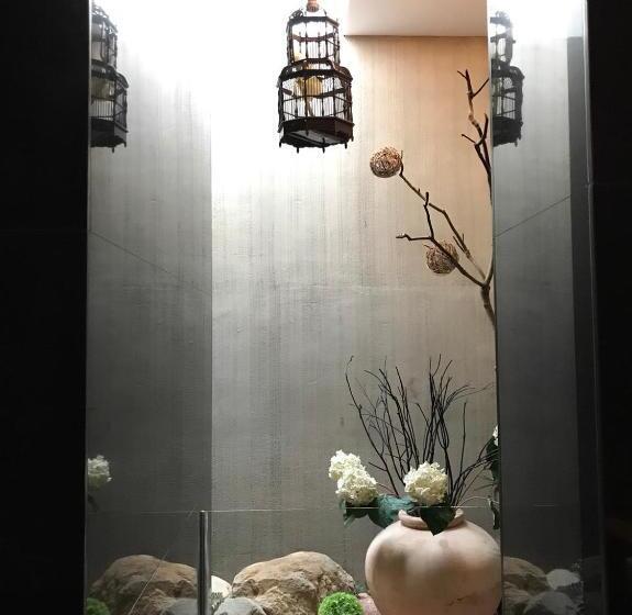 اتاق لوکس چهار تخته, Hiye Fashion Motel