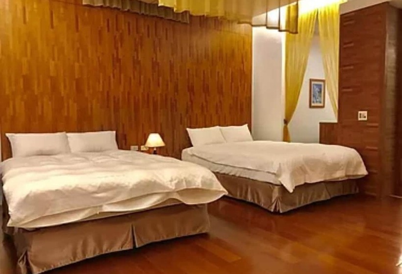 اتاق لوکس چهار تخته, Hiye Fashion Motel