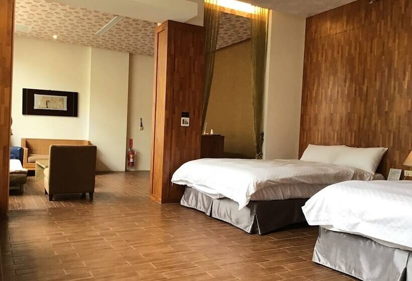 اتاق لوکس چهار تخته, Hiye Fashion Motel