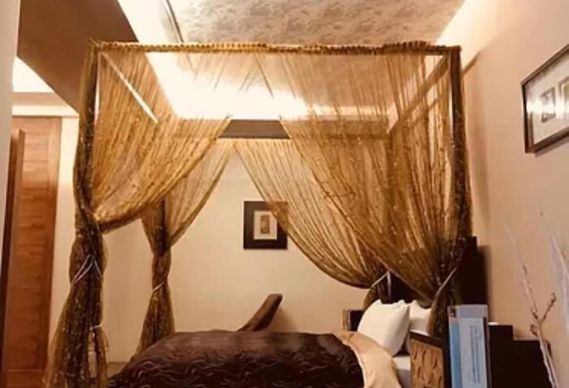 اتاق لوکس چهار تخته, Hiye Fashion Motel