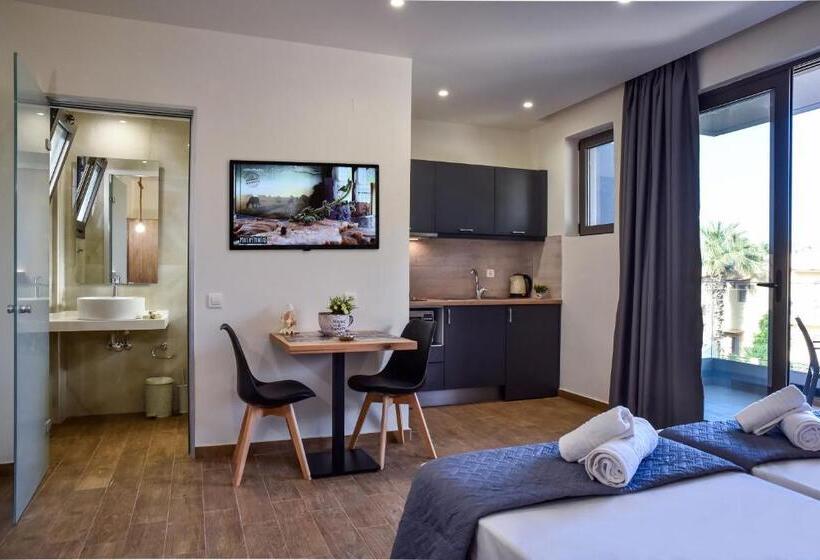 استودیوی سوپریور, Del Mar  Adults Only
