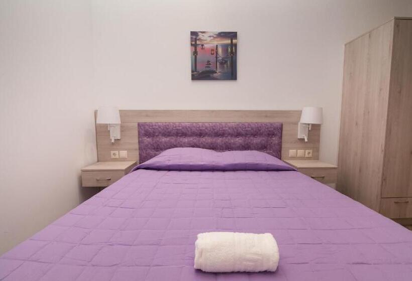استودیوی استاندارد, Del Mar  Adults Only
