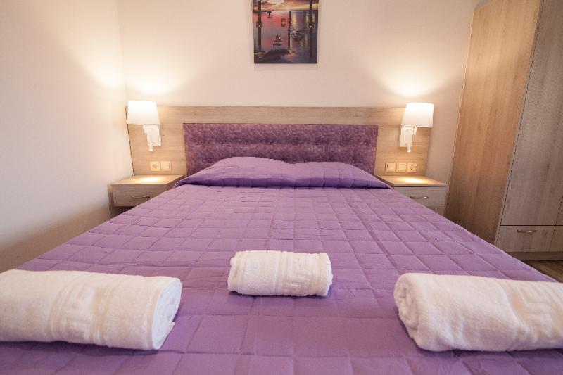 استودیوی استاندارد, Del Mar  Adults Only