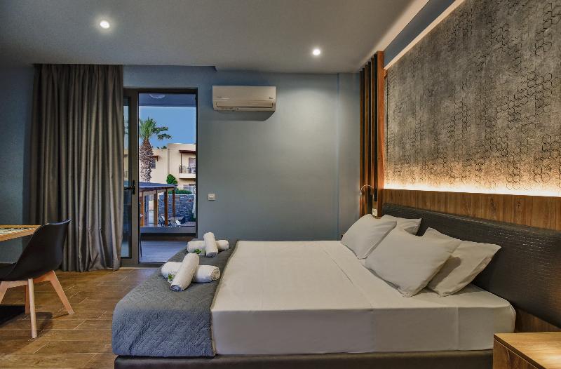 استودیوی سوپریور, Del Mar  Adults Only