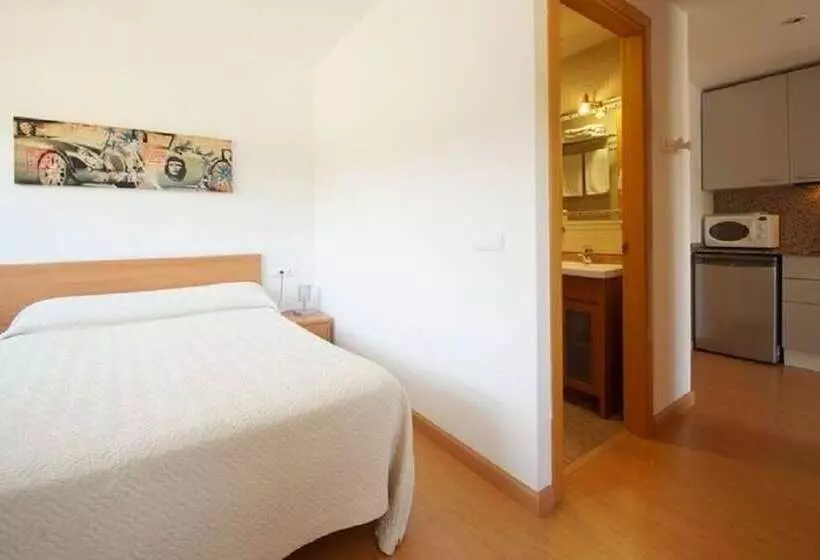 استودیوی استاندارد, Aparthotel Arenal