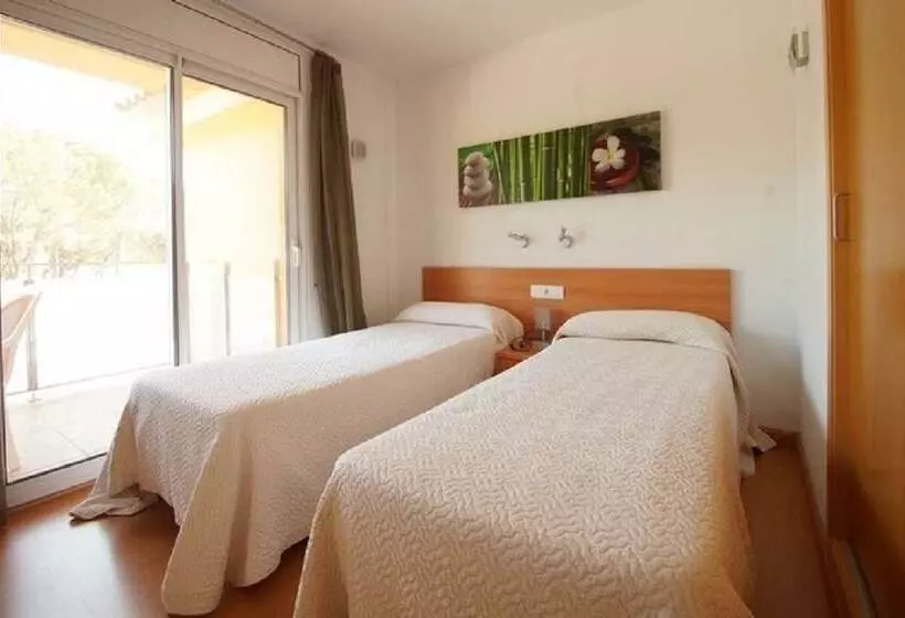 استودیوی استاندارد, Aparthotel Arenal