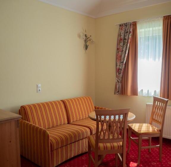 جناح جونيور مزوَّد بشرفة, Aparthotel Kristall