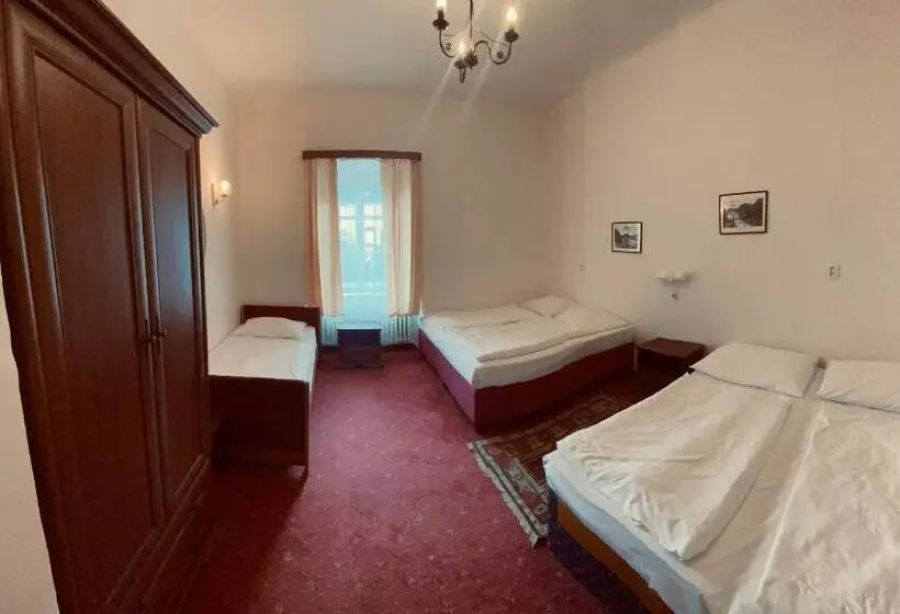 اتاق خانوادگی, Ea Hotel Hrubá Skála