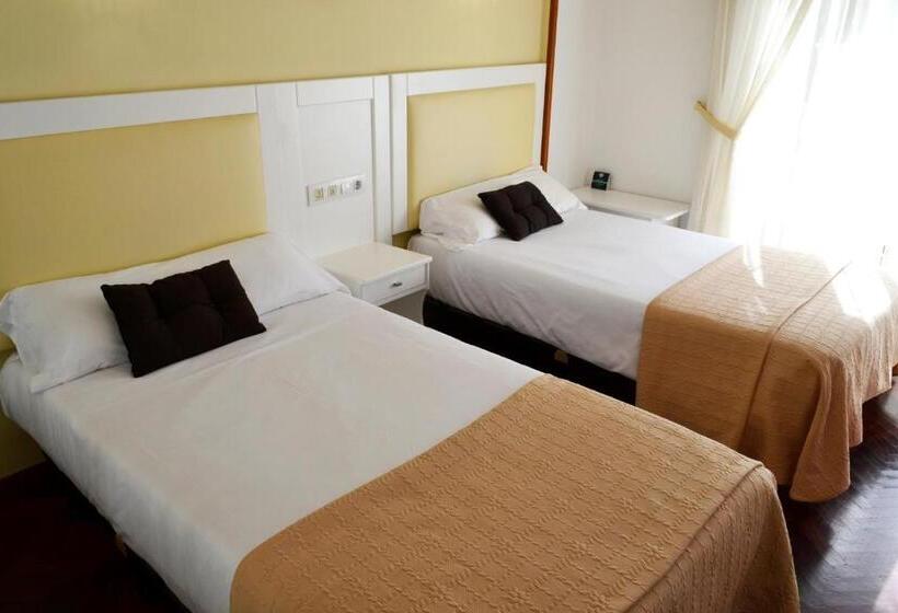 اتاق سوپریور با چشمانداز جانبی دریا, Alda Santa Cristina