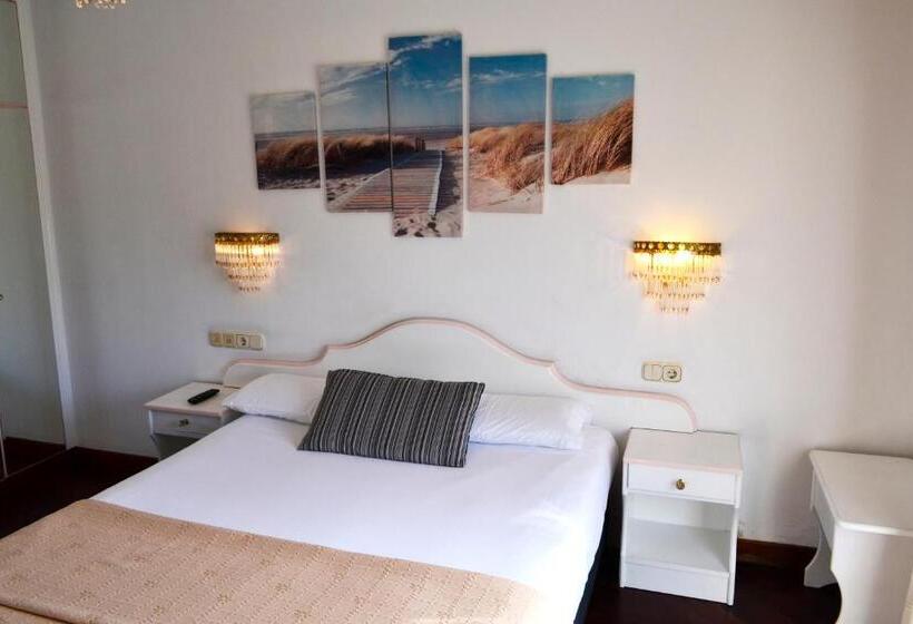 اتاق سوپریور با چشمانداز جانبی دریا, Alda Santa Cristina