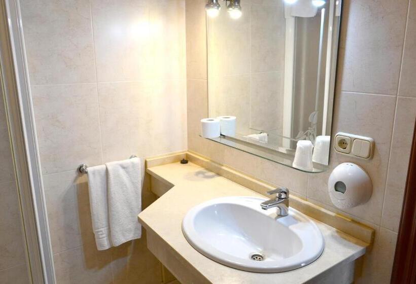 اتاق سوپریور با چشمانداز جانبی دریا, Alda Santa Cristina