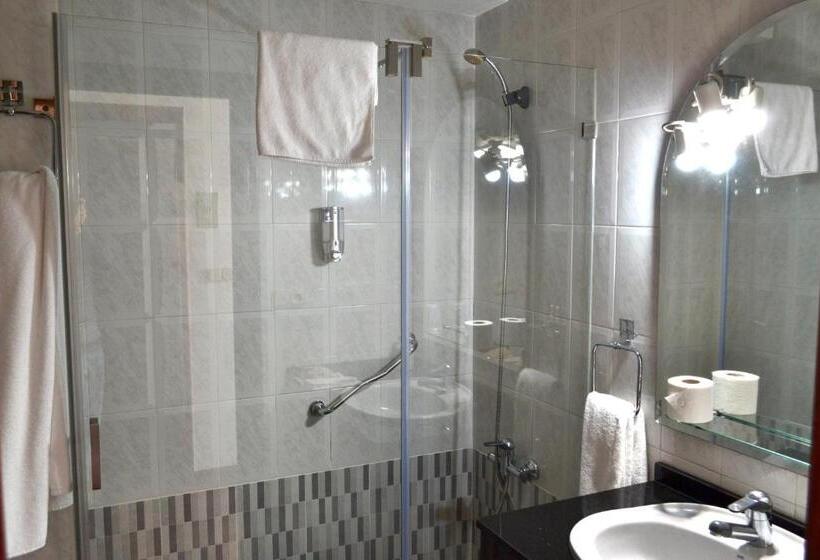 اتاق سوپریور با چشمانداز جانبی دریا, Alda Santa Cristina