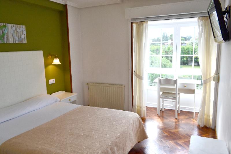 اتاق سوپریور با چشمانداز جانبی دریا, Alda Santa Cristina