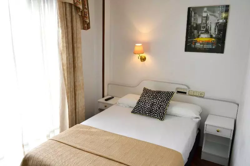 اتاق استاندارد یک نفره, Alda Santa Cristina