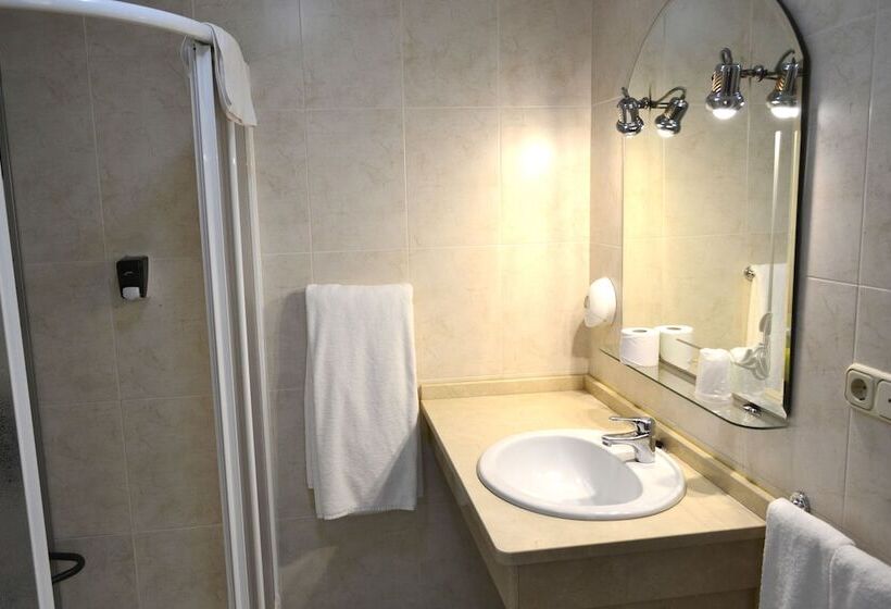 اتاق سوپریور با چشمانداز جانبی دریا, Alda Santa Cristina