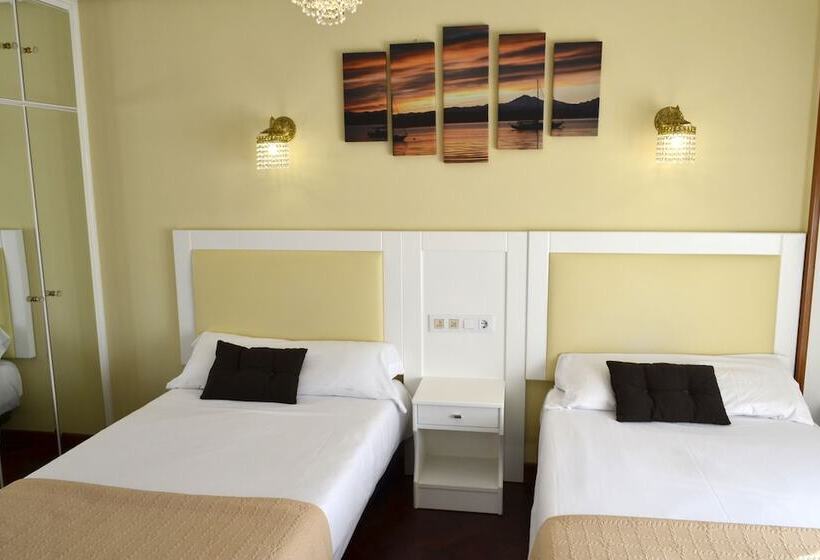 اتاق سوپریور با چشمانداز جانبی دریا, Alda Santa Cristina