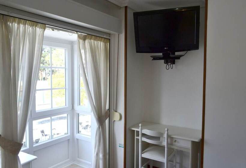 اتاق پرمیوم با چشمانداز دریا, Alda Santa Cristina