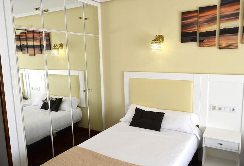 اتاق اکونومی, Alda Santa Cristina