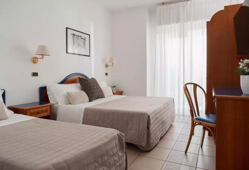 اتاق لوکس سه تخته, Ascot Riccione