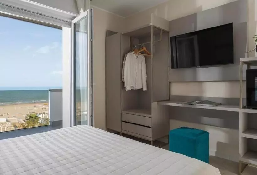 اتاق سوپریور با چشمانداز دریا, Ascot Riccione