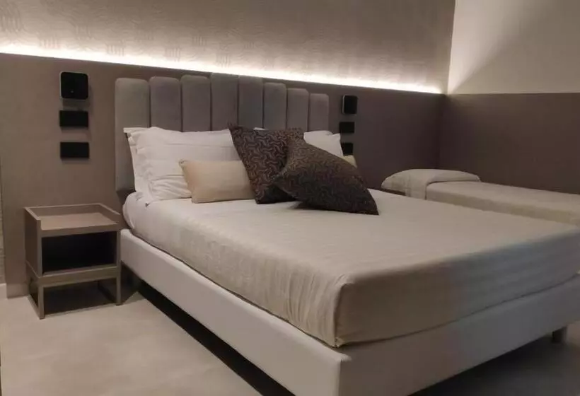اتاق سه نفره سوپریور با چشمانداز دریا, Ascot Riccione