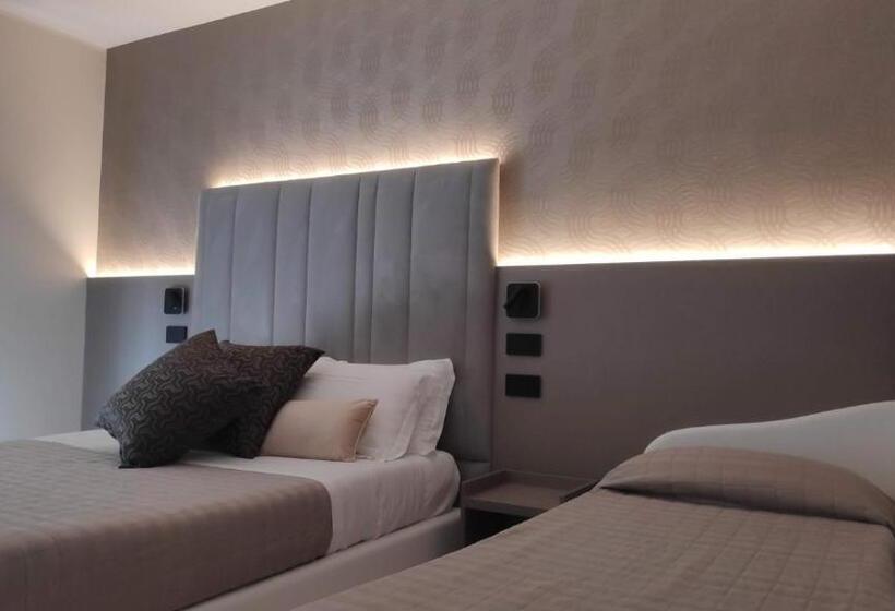 חדר סטנדרט לארבעה, Ascot Riccione