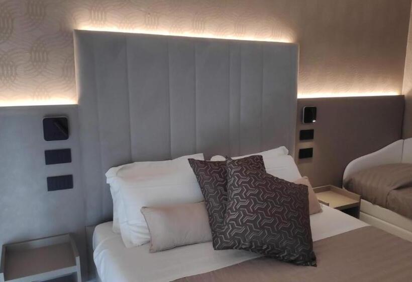 חדר סטנדרט לארבעה, Ascot Riccione