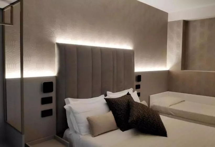 اتاق استاندارد چهار تخته, Ascot Riccione