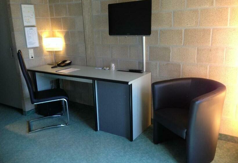 חדר סטנדרט יחיד, Bremberg