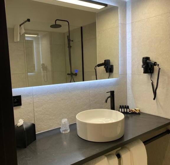 スタンダードルーム, Bremberg