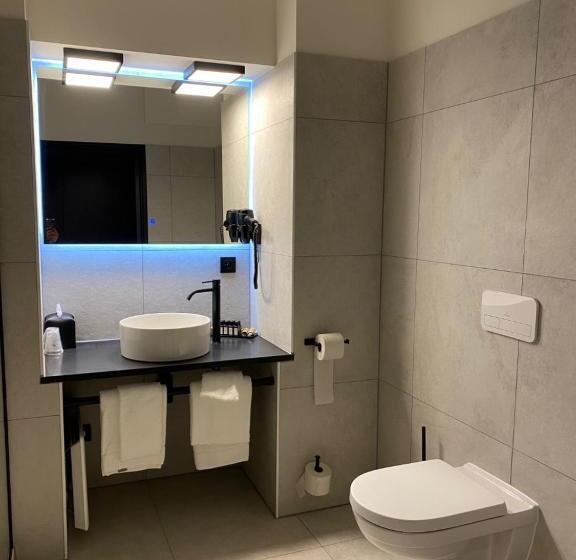 スタンダードルーム, Bremberg