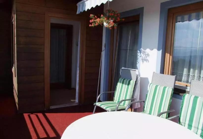 ファミリールーム, Café Restaurant Matzelsdorfer Hof