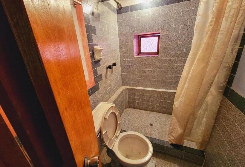 标准三人间, La Casa De Campo