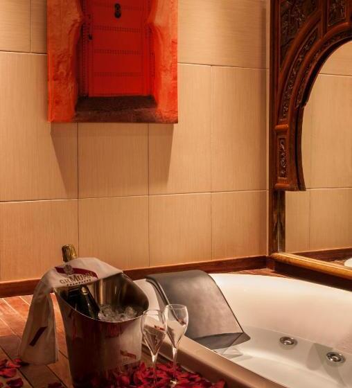 ハイドロマッサージバス付きスイート, Et Spa Le Lion D Or