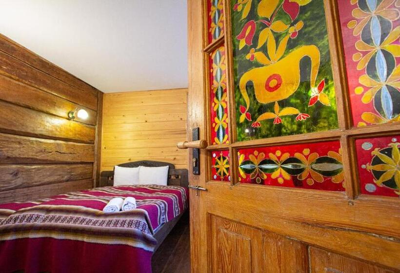 اتاق استاندارد سه نفره, Ezera Maja