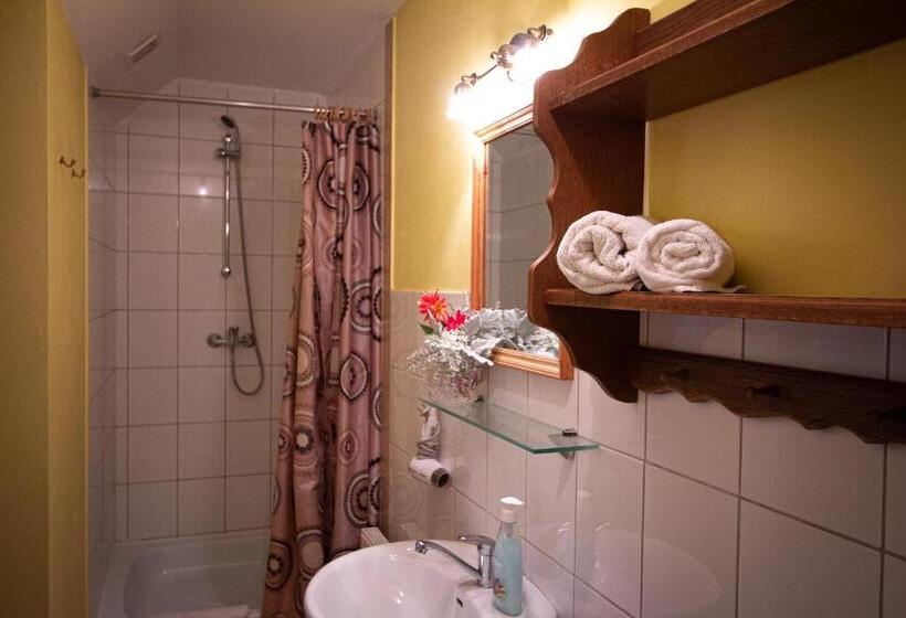 آپارتمان 2 خوابه, Ezera Maja