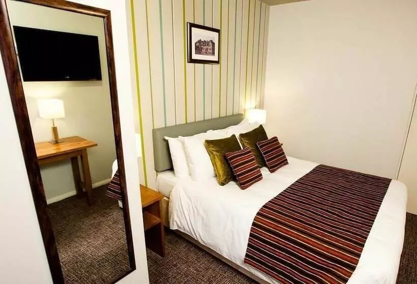 Standard-huone, Henley