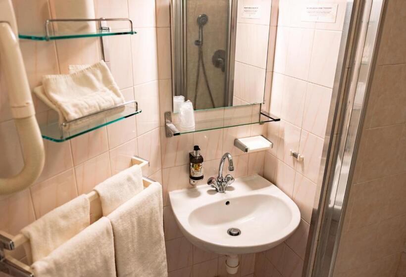 스탠다드 트리플 룸, Logis Heraclee