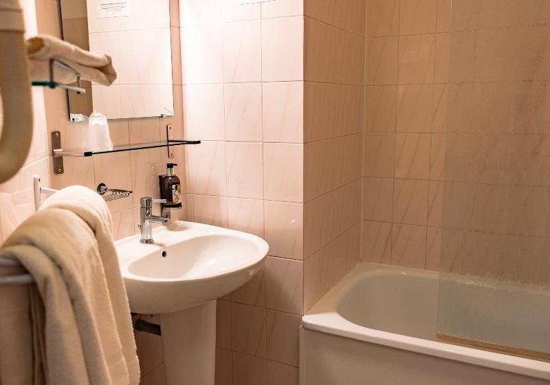 스탠다드 트리플 룸, Logis Heraclee