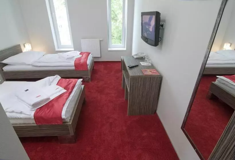 Standard Yhden Hengen Huone, Olympia