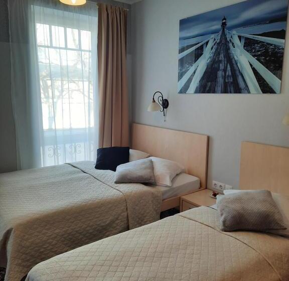 اتاق خانوادگی پایه, Pils With Self Check In