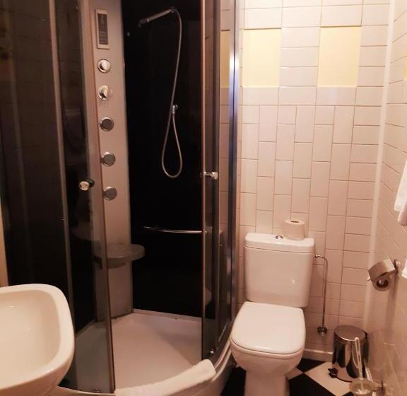 اتاق خانوادگی, Pils With Self Check In