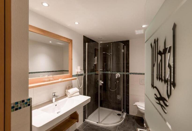 Номер Стандарт, Platzl