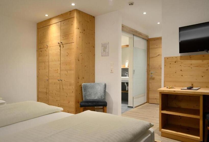 Четырехместный Номер Стандарт, Platzl