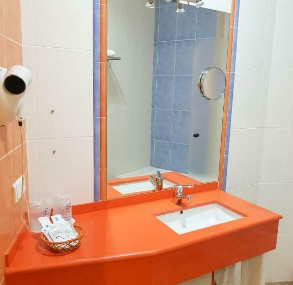 标准间, Plaza Escribano