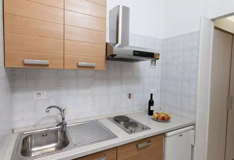 اتاق سوپریور سه تخته, Residence Nemo