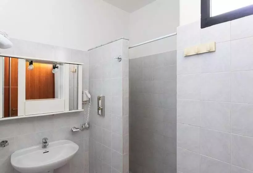 اتاق راحتی یک تخته, Residence Nemo