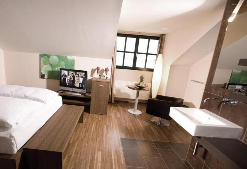 Номер Superior, Traumvogel