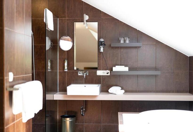 Полулюкс, Traumvogel